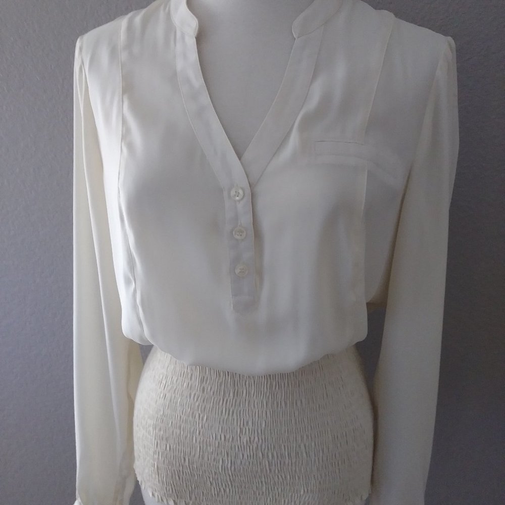 Guess Shirred LS v-neck Blouse Top Shirt Medium